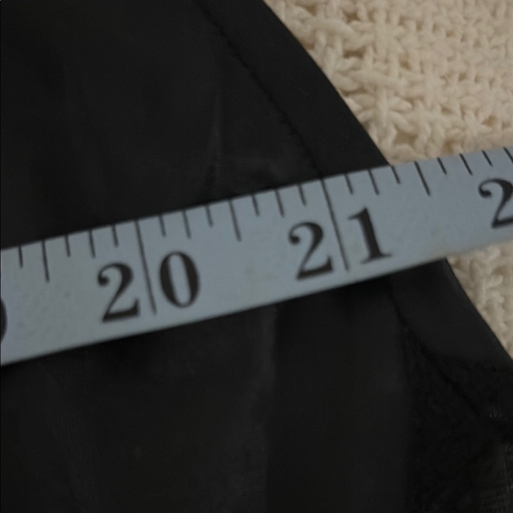 ❤️3/$15❤️ Vintage Warners Black Half Slip with slit - Picture 12 of 12